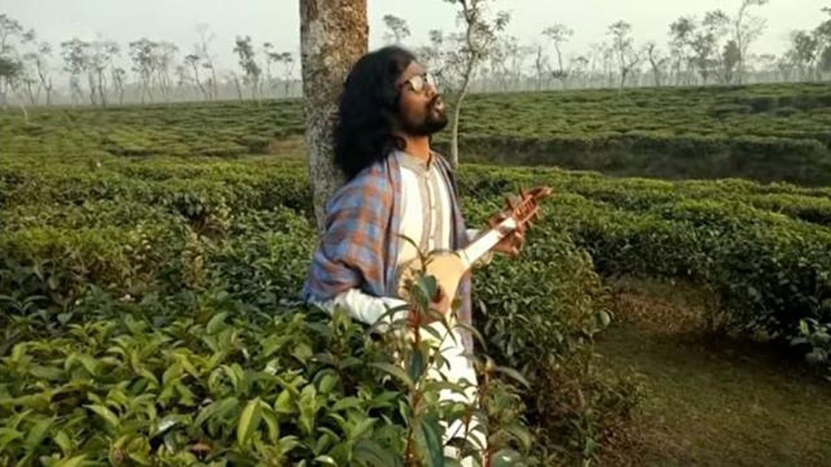 ‘আমি তো ভালা না ভালা লইয়াই থাইকো’ গানের মিউজিক ভিডিওতে কামরুজ্জামান রাব্বি