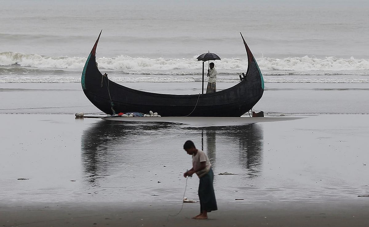 উদ্ধার হওয়া রোহিঙ্গা সমুদ্রপথে অবৈধভাবে মালয়েশিয়া যাওয়ার প্রস্তুতি নিচ্ছিলেন। রয়টার্স ফাইল ছবি