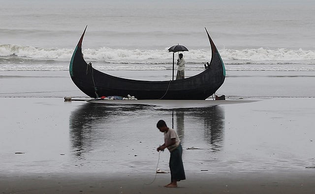 উদ্ধার হওয়া রোহিঙ্গা সমুদ্রপথে অবৈধভাবে মালয়েশিয়া যাওয়ার প্রস্তুতি নিচ্ছিলেন। রয়টার্স ফাইল ছবি