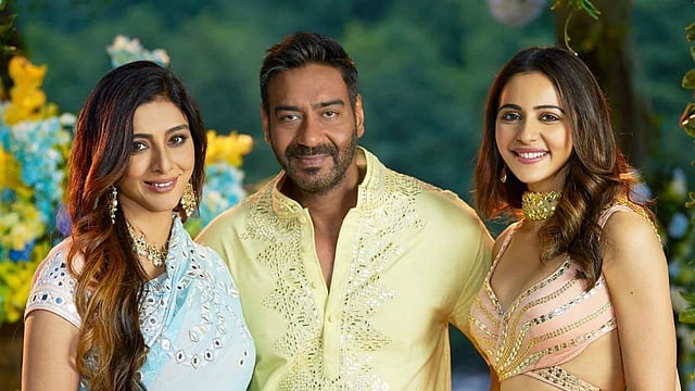 ‘দে দে পেয়ার দে’ ছবির শিল্পী টাবু, অজয় দেবগন ও রকুল প্রীত সিং