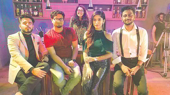 ‘খোকা’ গানের ভিডিওর শুটিংয়ে সিয়াম, নুহাশ, সাফা ও প্রীতম