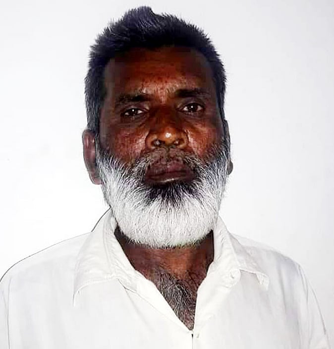 কুষ্টিয়ার মিরপুরে ১১ বছর বয়সী শিশুকন্যা অন্তঃসত্ত্বা হওয়ায় ঘটনায় করা মামলার গ্রেপ্তার ওসমান আলী ওরফে হামার (৬০)।