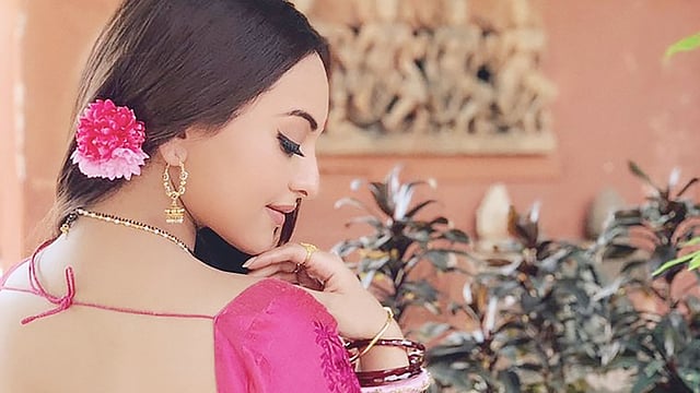 দাবাং থ্রি সিনেমাতে সোনাক্ষীর ‘লুক’