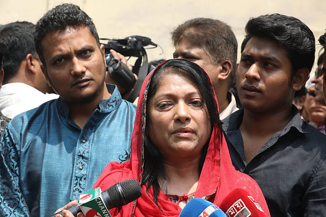 বাবা টেলি সামাদকে নিয়ে কথা বলেন সোহেলা সামাদ। ছবি: প্রথম আলো