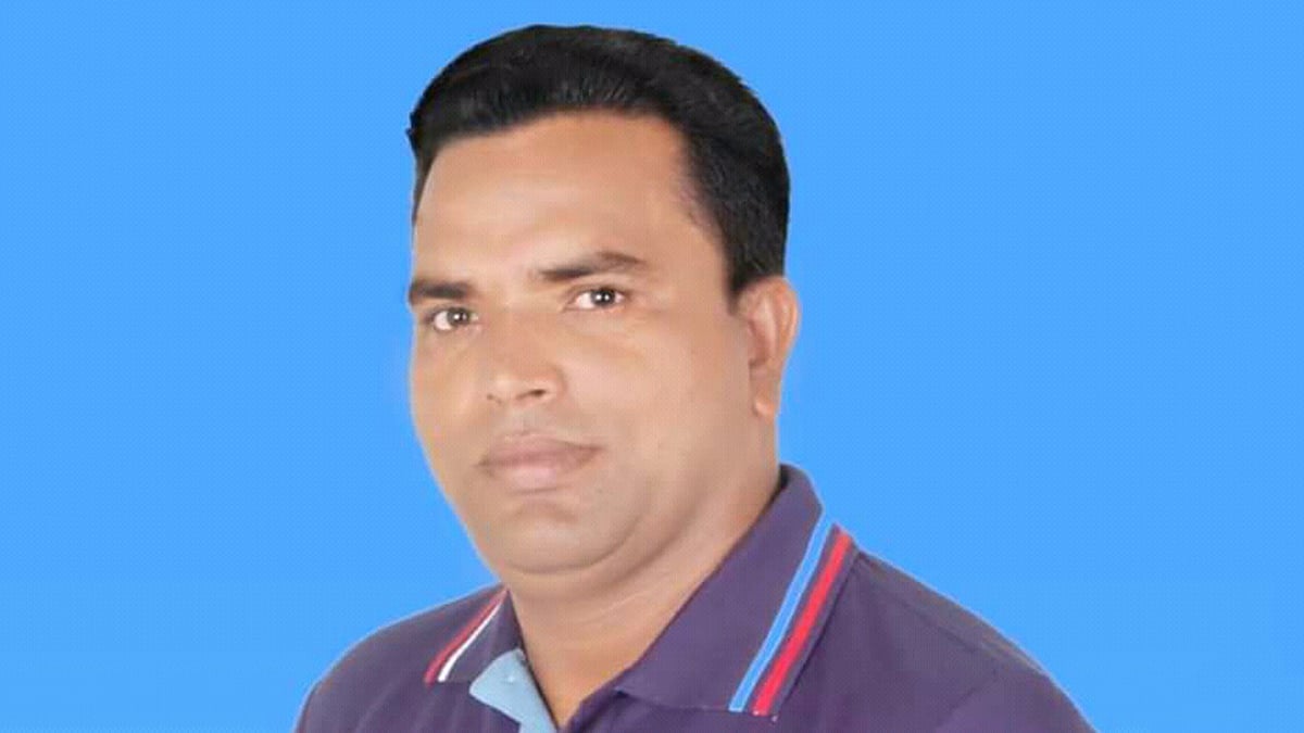 গ্রেপ্তার হওয়া আসামি আকরামুজ্জামান। ছবি: প্রথম আলো