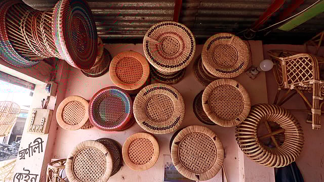 বেতের তৈরি এসব মোড়া কম-বেশি সবার পছন্দ।