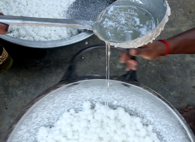 প্রস্তুতি চলছে খাগড়াই তৈরির।