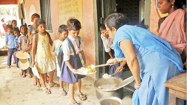 কেরালার সব প্রাথমিক বিদ্যালয়ের শিক্ষার্থী স্কুল ফিডিংয়ের আওতায় চলে এসেছে