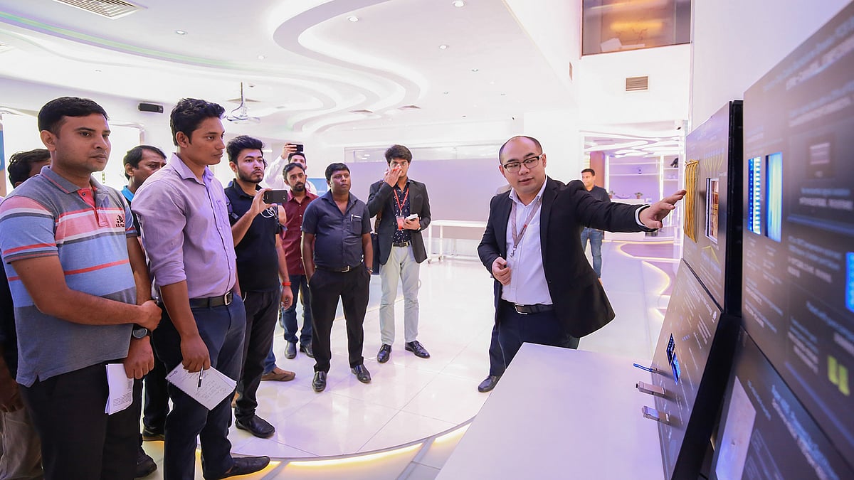 শীর্ষস্থানীয় টেলিকম প্রযুক্তি সরবরাহকারী প্রতিষ্ঠান হুয়াওয়ের আয়োজনে শুরু হয়েছে পাঁচ দিনব্যাপী ‘অ্যাডভান্সিং ডিজিটাল বাংলাদেশ ২০১৯’ অনুষ্ঠান। ছবি: সংগৃহীত