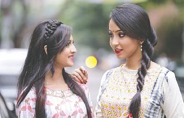 বেশি দেখা যাবে নানাভাবে বাঁধা বেণি