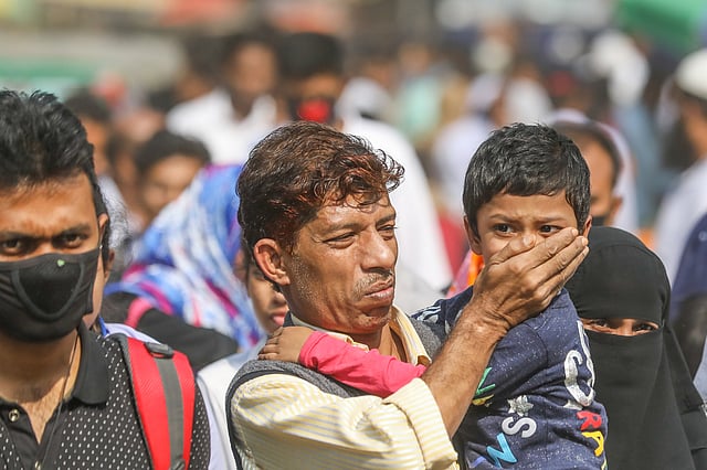 সবচেয়ে বেশি বায়ুদূষণের কবলে থাকা রাজধানীগুলোর তালিকায় ঢাকার অবস্থান দ্বিতীয়। সম্প্রতি তোলা। ছবি: দীপু মালাকার