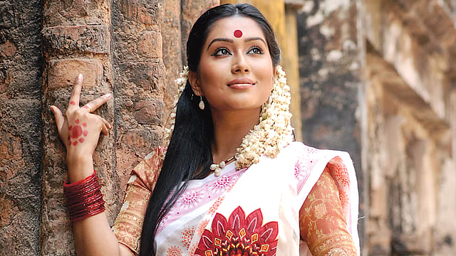 জাকিয়া বারী মম