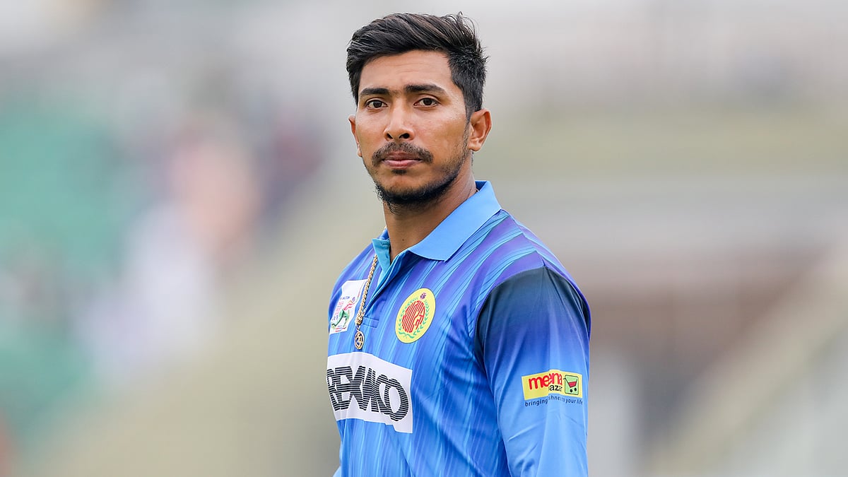প্রিমিয়ার লিগে সৌম্যর পারফরম্যান্স নিয়ে চিন্তায় নির্বাচকেরা। ছবি: প্রথম আলো