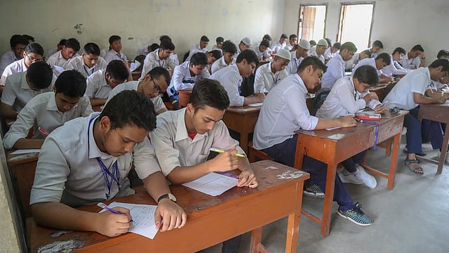 কার্নিভ্যালের বিভিন্ন ইভেন্টে অংশ নেন শিক্ষার্থীরা। আইডিয়াল স্কুল অ্যান্ড কলেজ, ঢাকা, ১১ এপ্রিল। ছবি: সাজিদ হোসেন