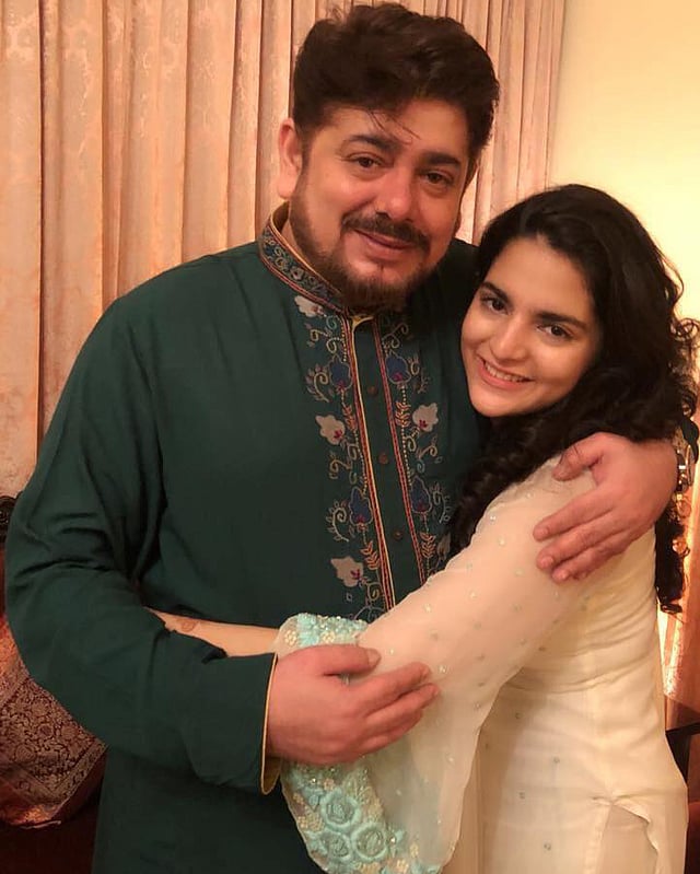 বাবা নাইমের সঙ্গে মেয়ে মাহাদিয়া। ছবি-সংগৃহীত