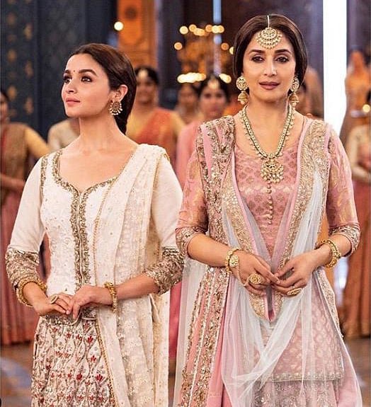 ‘কলঙ্ক’ ছবিতে অভিনয় করেছেন আলিয়া ভাট ও মাধুরী দীক্ষিত