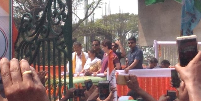 গণতন্ত্র বাঁচানোর ডাক দিলেন কংগ্রেসের সাধারণ সম্পাদক প্রিয়াঙ্কা গান্ধী ভদ্র। শিলচর, আসাম, ভারত, ১৪ এপ্রিল। ছবি: প্রথম আলো