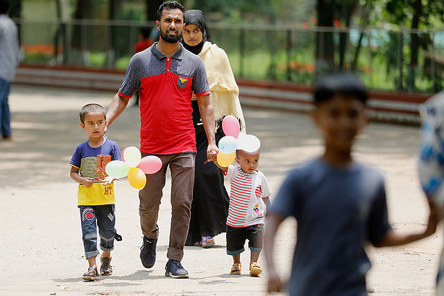 মা-বাবার সঙ্গে চিড়িয়াখানায়