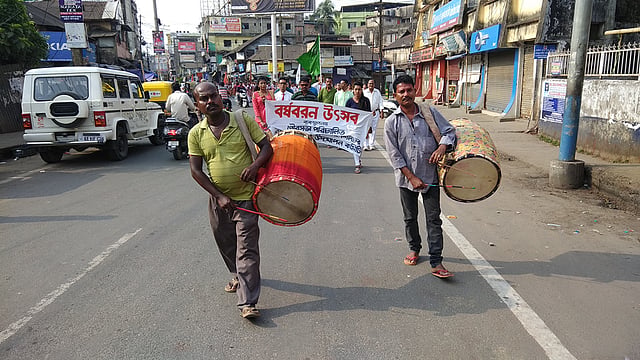 আজ সোমবার সকালে আসামের শিলচরে পয়লা বৈশাখের শোভাযাত্রা। ছবি: প্রথম আলো