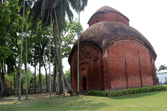 ‘আটচালা’ মন্দির স্থাপত্য বাংলার মন্দির স্থাপত্যকলার বিশেষ এক ধরনের রীতি, যেখানে বর্গাকার বা আয়তাকার গর্ভগৃহের ‘চৌচালা’ ছাদের ওপরে আরেকটি ছোট ‘চৌচালা’ ছাদ নির্মাণ করা হয়।