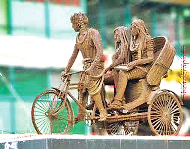 ভাস্কর্যটির পুরোনো ছবি।  সংগৃহীত