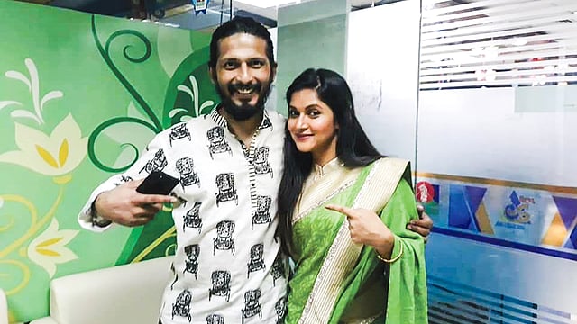 বাংলাভিশনের আমার আমি অনুষ্ঠানের শুটিংয়ের ফাঁকে অর্ণব ও মিথিলা