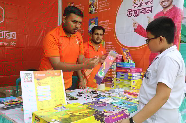 অন্যরকম বিজ্ঞানবাক্সের স্টল।