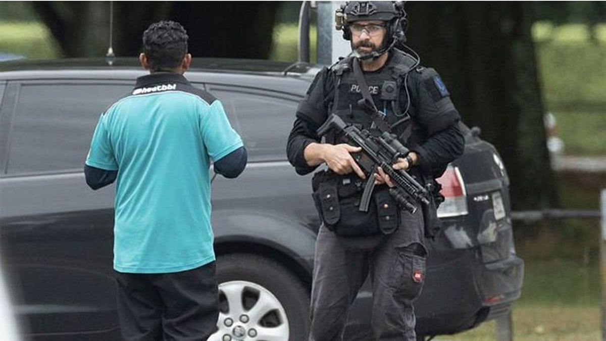 গত ১৫ মার্চ নিউজিল্যান্ডের ক্রাইস্টচার্চে দুটি মসজিদে সন্ত্রাসী হামলার ঘটনা ঘটে । এতে ৫ বাংলাদেশিসহ ৫০ জন নিহত হন। ছবি: রয়টার্স