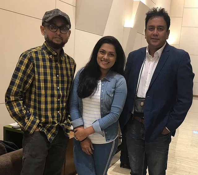 বিমানবন্দরে মোস্তফা সরয়ার ফারুকী, তিশা ও জাহিদ হাসান