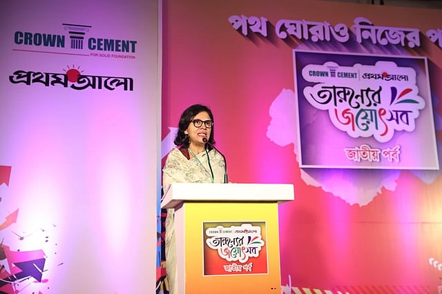 ক্রাউন সিমেন্ট-প্রথম আলো তারুণ্যের জয়োৎসবের জাতীয় পর্বে বক্তব্য দেন বিজিএমইএর সভাপতি ও মোহাম্মদী গ্রুপের ব্যবস্থাপনা পরিচালক রুবানা হক। কৃষিবিদ ইনস্টিটিউশন, ঢাকা, ২৪ এপ্রিল। ছবি: সাইফুল ইসলাম