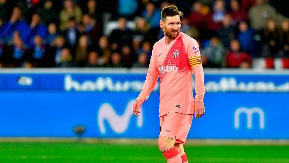 মেসিকে বিশ্লেষণ করতে করতে যে শব্দভান্ডার খালি হওয়ার উপক্রম। ছবি: এএফপি