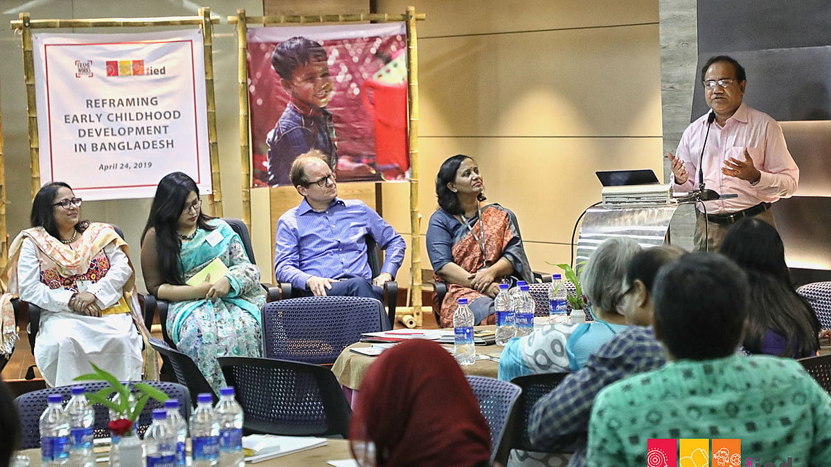 জন্মের প্রথম তিন বছর শিশুর জন্য গুরুত্বপূর্ণ সময়। তাই এ সম্পর্কে মা-বাবার সচেতনতা বৃদ্ধি করা দরকার বলে এক আলোচনা অনুষ্ঠানে জানান বক্তারা। ছবি: সংগৃহীত