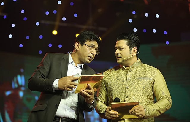 ফেরদৌস ও চঞ্চলের ‘আলাপচারিতা’