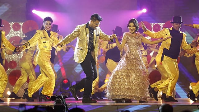 মেহজাবীন ও সিয়ামের পরিবেশনা