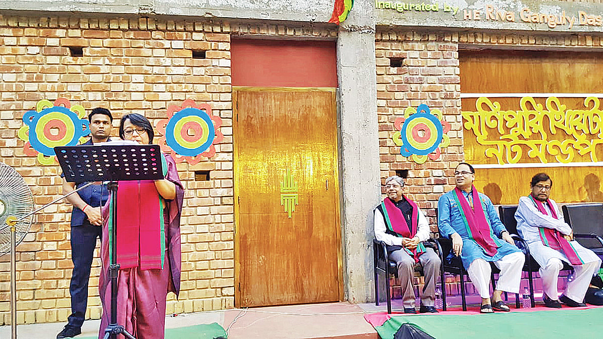 অনুষ্ঠানে বক্তব্য দিচ্ছেন ভারতীয় হাইকমিশনার রীভা গাঙ্গুলী দাস।  ছবি: প্রথম আলো