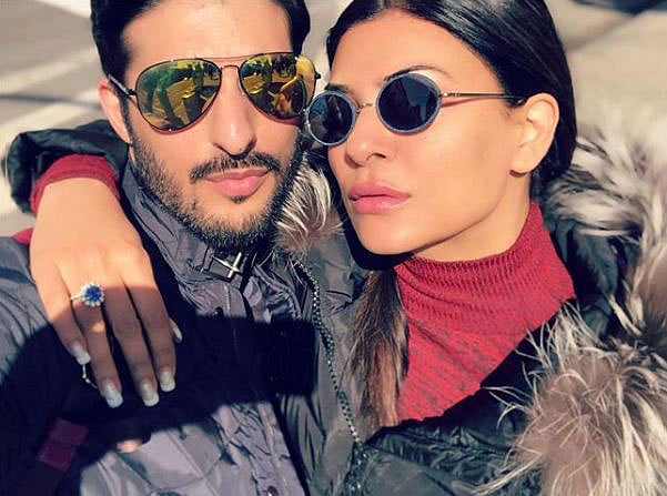 সুস্মিতা সেন ও রোহমান শলের এই ছবি ঘিরে তৈরি হয়েছে নানা প্রশ্ন