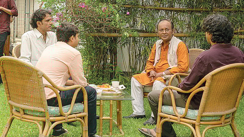 ধানমন্ডির একটি বাড়িতে শুটিং হচ্ছে ফেলুদার