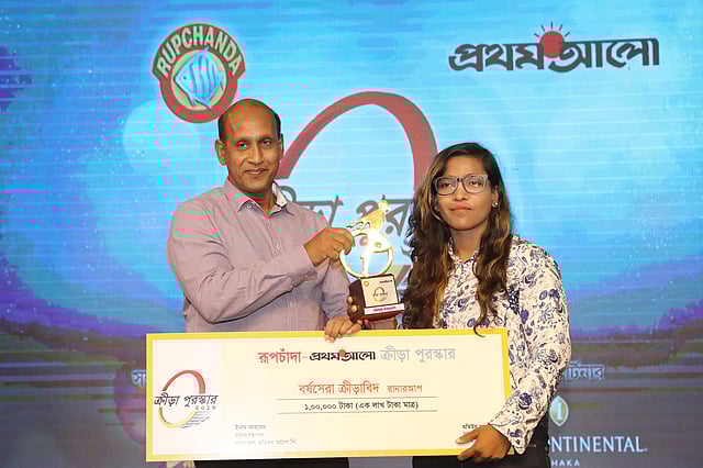 বর্ষসেরা রানারআপ রুমানা আহমেদ।
