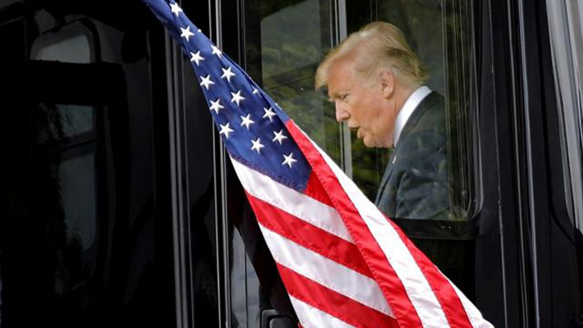 মার্কিন প্রেসিডেন্ট ডোনাল্ড ট্রাম্প সোমবার বহিরাগতদের আশ্রয় প্রার্থনার নিয়মাবলিতে কড়াকড়ি আরোপের নির্দেশ দেন। রয়টার্স ফাইল ছবি