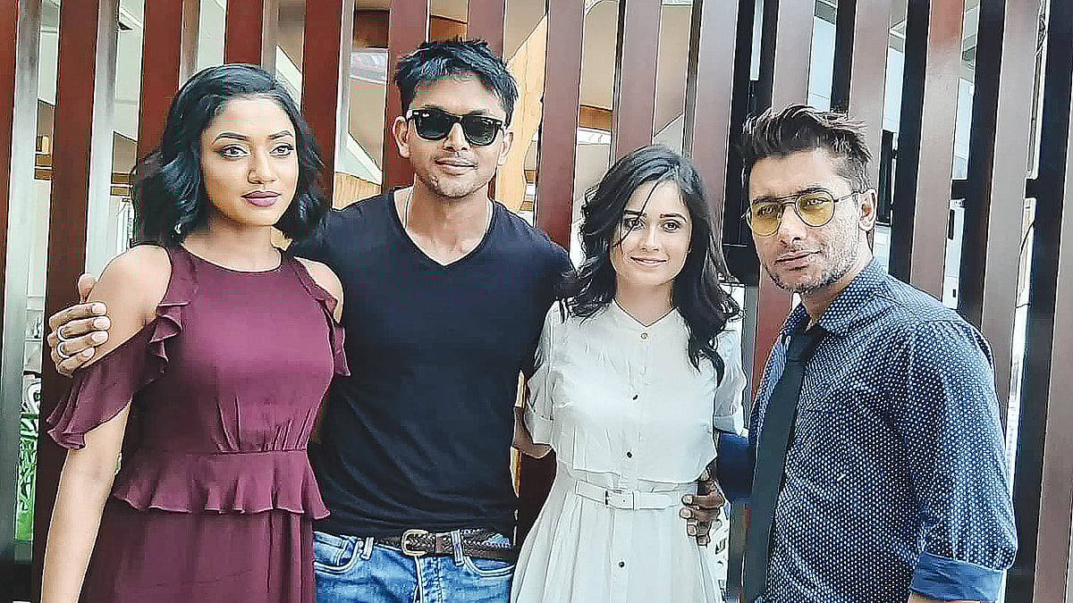 ছবির অভিনয়শিল্পী সাদিয়া নাবিলা, আরিফিন শুভ, জান্নাতুল ফেরদৌস ঐশী ও তাসকিন রহমান