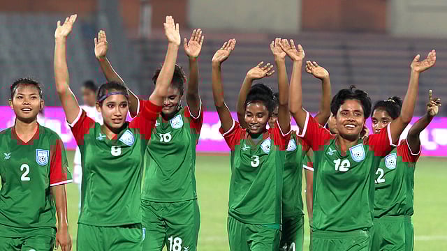 মঙ্গোলিয়ার বিপক্ষে পরিকল্পনা করেই নামবে মেয়েরা। ছবি: প্রথম আলো