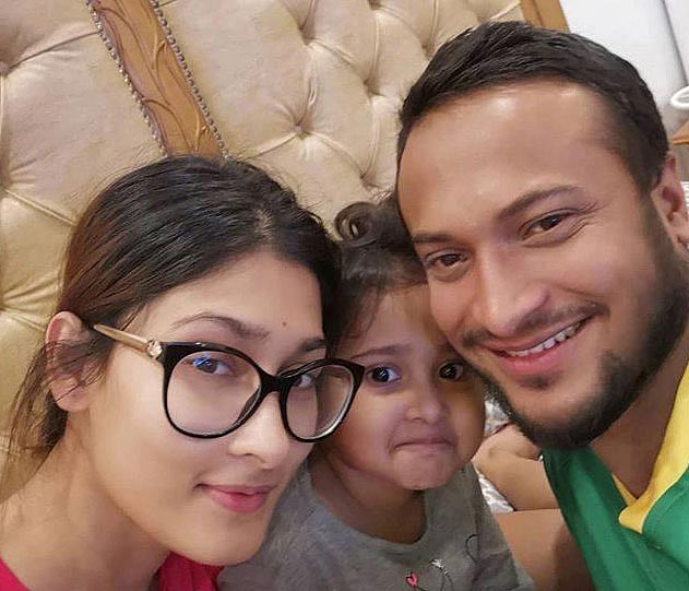 দলের সঙ্গে যেতে না পারলেও আজ সন্ধ্যায় পরিবার নিয়ে আয়ারল্যান্ড যাবেন সাকিব। ছবি: সংগৃহীত