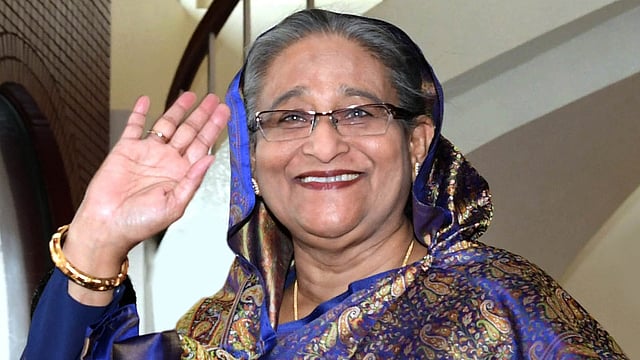 প্রধানমন্ত্রী শেখ হাসিনা সরকারি সফরে আজ বুধবার সকালে লন্ডনের উদ্দেশে ঢাকা ত্যাগ করেন। ছবি: ফোকাস বাংলা