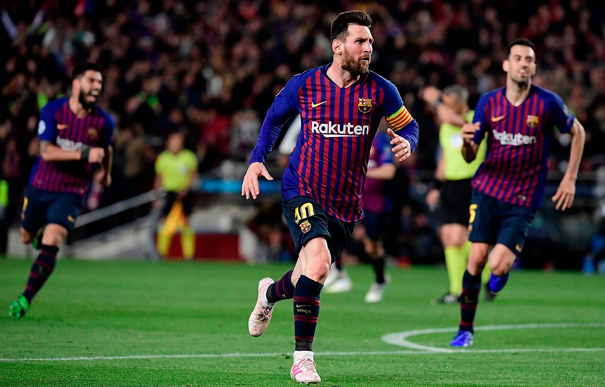 লিওনেল মেসি। ফ্রি কিক থেকে গোলের পর। ছবি: এএফপি