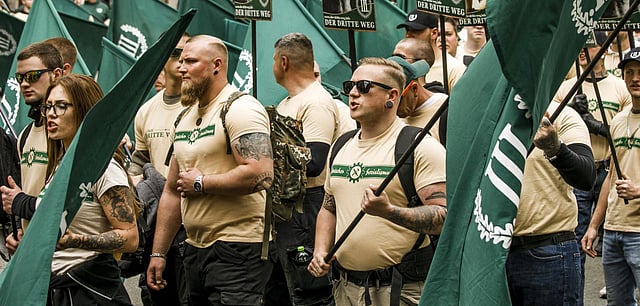সাক্সেন রাজ্যের প্লাউন শহরে গত ১ মে নব্য নাৎসিদের মিছিল। ছবি: সংগৃহীত।