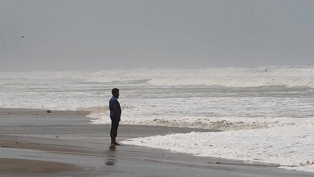 ঘূর্ণিঝড় ফণীর প্রভাবে উত্তাল সাগর। কলাতলী সৈকত, কক্সবাজার। ছবি: সাজিদ হোসেন