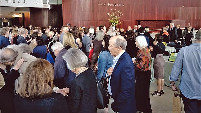 লিঙ্কন সেন্টারের এলিস টালি হলে আয়োজন করা হয়েছিল ‘পোয়েট্রি অ্যান্ড দ্য ক্রিয়েটিভ মাইন্ড’ শীর্ষক কবিতা পাঠের আসর