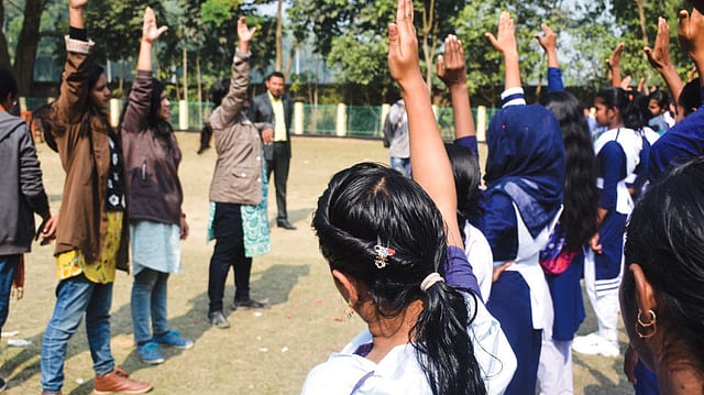 জানতে হবে আত্মরক্ষার কৌশল