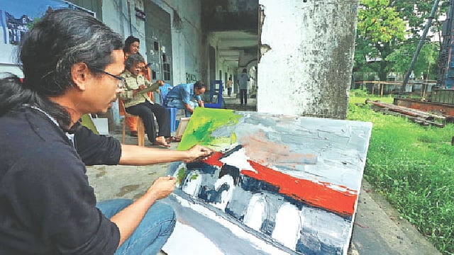 শিল্পীর ক্যানভাসে ফুটে উঠেছে সিলেটের ঐহিত্যবাহী আবুসিনা ছাত্রাবাস। গতকাল  ছাত্রাবাস প্রাঙ্গণে আর্ট ক্যাম্পে।  প্রথম আলো