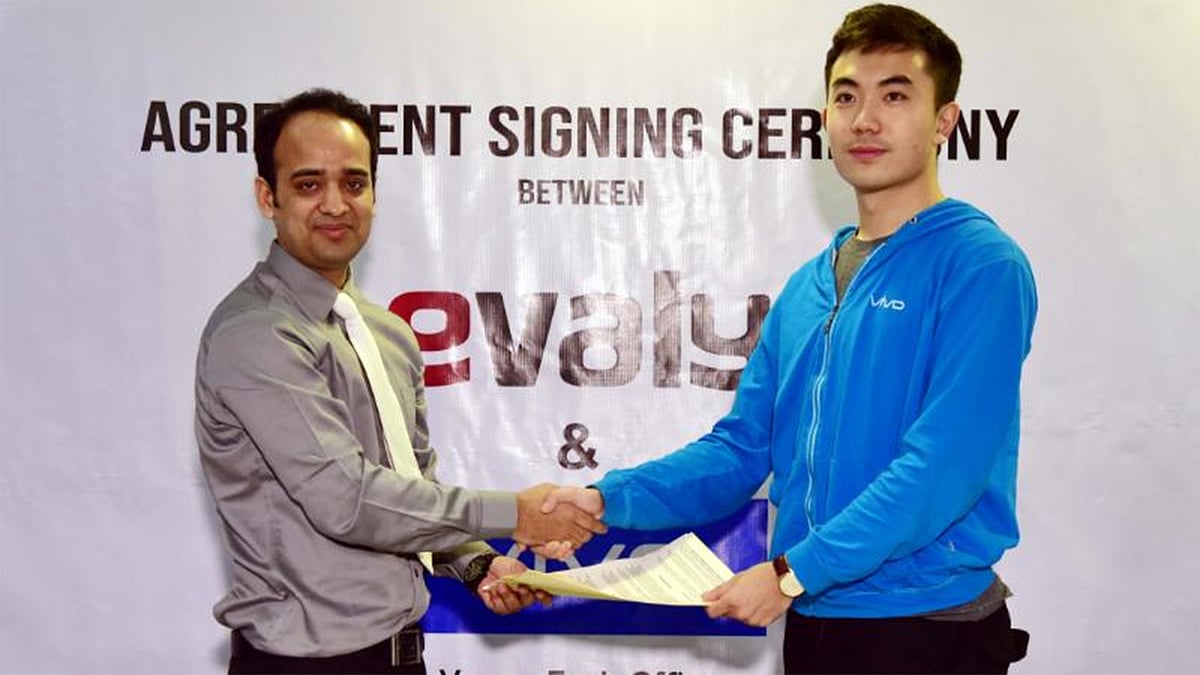 ইভ্যালি ও ভিভোর চুক্তি সই।